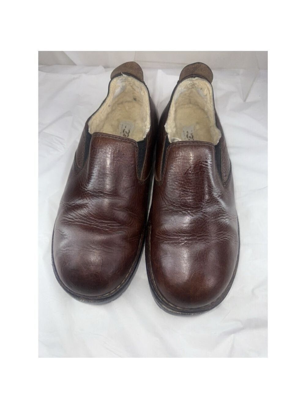 UGG Brown Leather Slip On Men's Size 9 Slip On Sheepskin Lined 5141